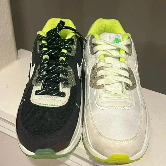 Big Kids' Nike DH1989-001 Air Max 90 Exeter Edition Size 6Y - Picture 6 of 10